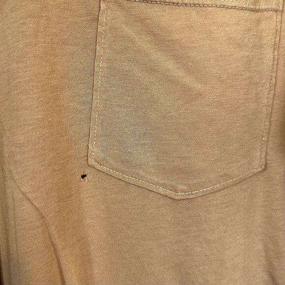 NEW MATE the Label Oversized Gold/Yellow Pocket V Neck Tee - Large - Picture 5 of 6